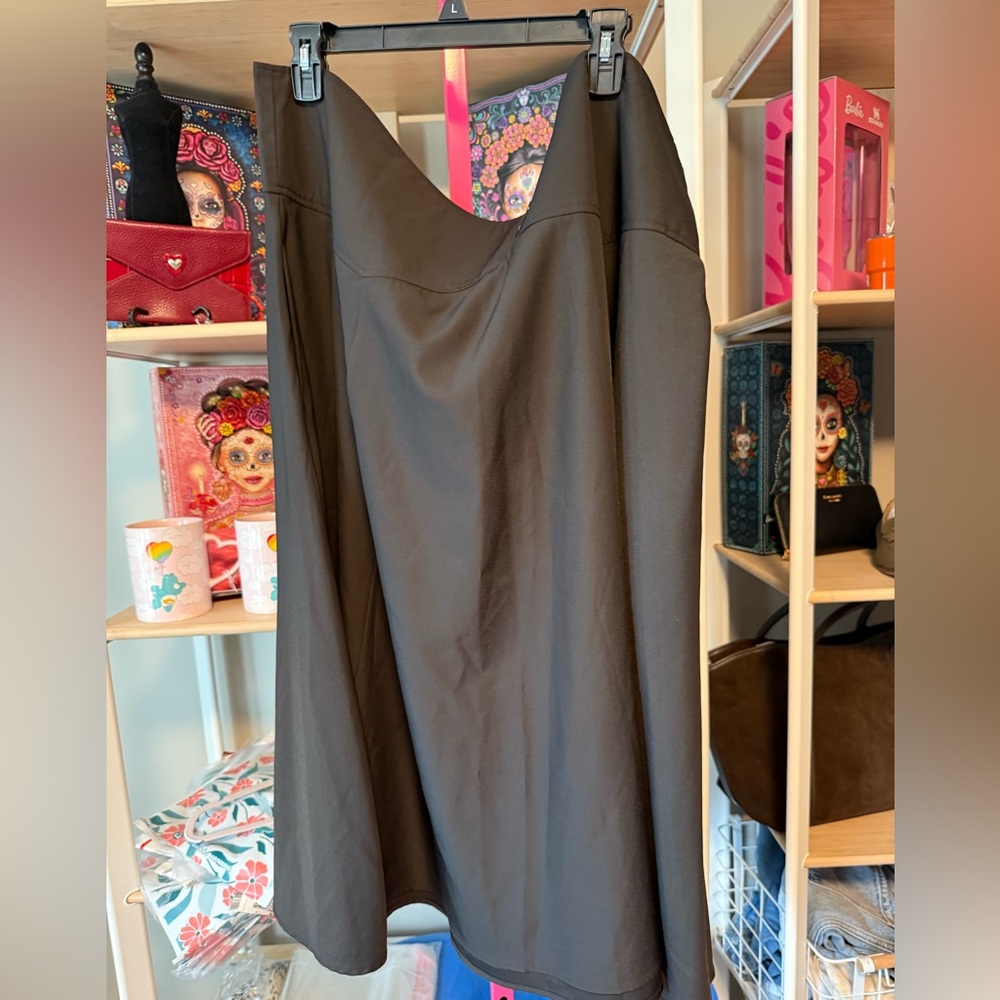 Unique Vintage Classic Black Buttoned skirt NWT size 5X